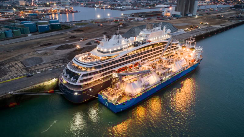 Kairos bunkering a vessel in Le Havre, France.