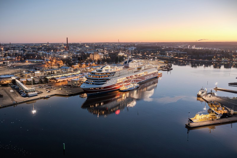 Gasum bunkering Viking Line. 