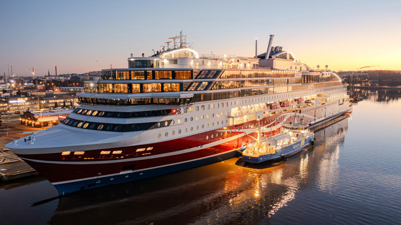 Gasum's vessel bunkering Viking Line Grace. 