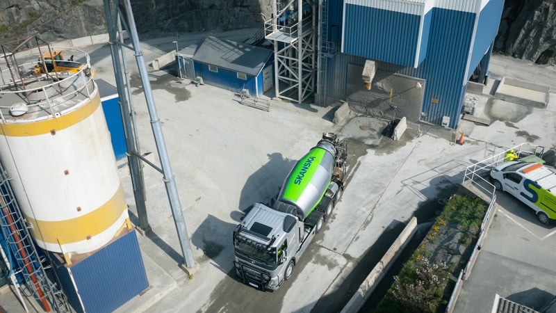 A concrete transport truck at the construction site.